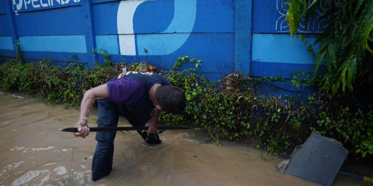 PT Pelindo Diduga Sengaja Tutup Drainase, Air Meluap di Jalan Raya dan Perkampungan