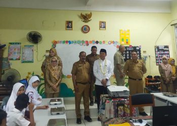 Pembagian Buku Ramadhan Di SD 129 Palembang, Untuk Menyambut Bulan Suci Ramadhan 1446 Hijriah
