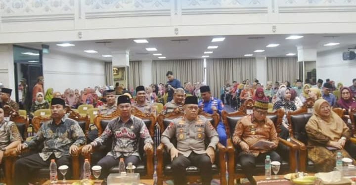 Ketua Komisi V Bersama Sekwan Hadiri Acara Isra mi’raj