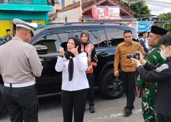 Safari Ramadan Bunda Eva di Masjid Jami Hidayatullah Tingkatkan Silaturahmi Bersama Masyarakat