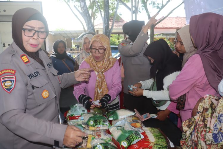 Polres Lampung Selatan Gelar Pasar Murah, Warga Antusias Sambut Harga Terjangkau