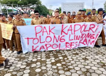 APDESI Gelar Aksi Bela Kapolres Pringsewu