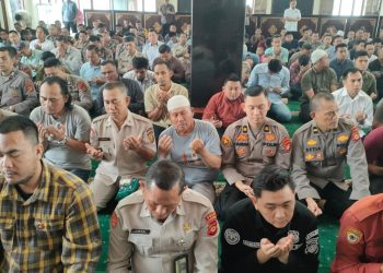 Polda Sumsel menggelar salat gaib untuk tiga anggota Polda Lampung yang meninggal ditembak