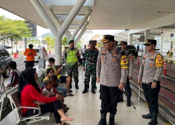 Kapolres Lampung Selatan Lakukan Pengecekan 16 Pos Pengamanan dan Pos Pelayanan dalam Rangka Ops Ketupat Krakatau 2025