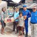 Aipda Agung Gede Anggota Satpol Air Polres Lampung Selatan Berikan Bantuan Sembako Untuk Warga Muara Piluk