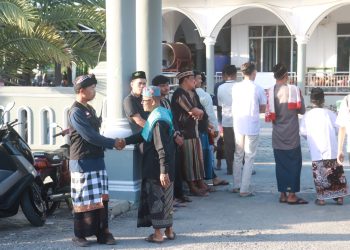 Pecalang Hindu Jaga Umat Islam Laksanakan Sholat Ied di Way Panji Lampung Selatan
