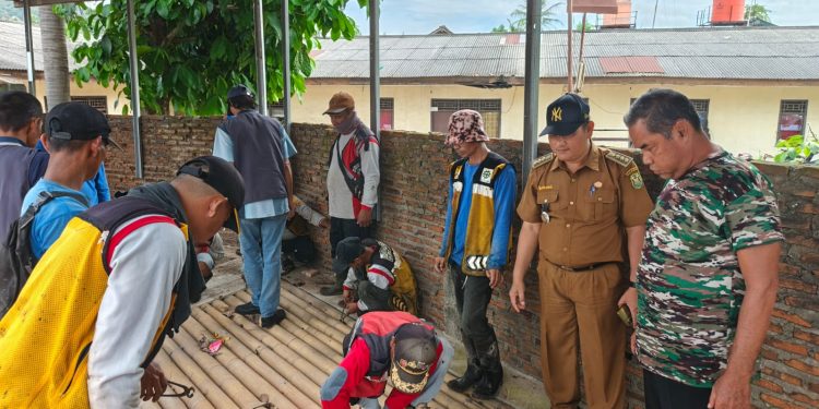 Pemkot Bandar Lampung Tertibkan 10 Bangunan Semipermanen Diatas Sungai