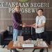 Kejari Pringsewu Berhasil Pulihkan Seluruh Kerugian Keuangan Negara Sebesar Rp. 576.400.000,- Dalam Perkara Korupsi BPHTB Waris