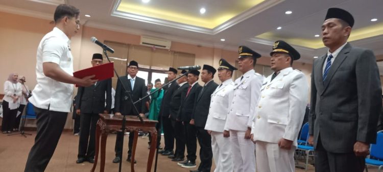 Bupati Lampung Selatan Raditiyo Egi Pratama :  Perdana Lantik 8 Pejabat Administrator