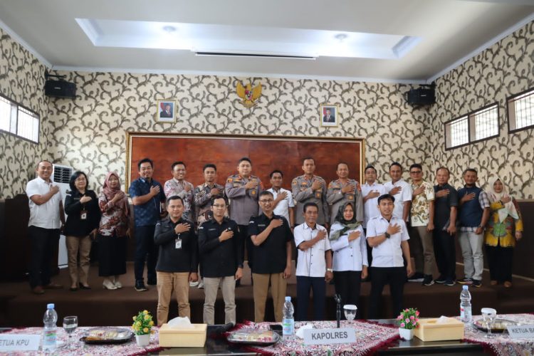 Audensi KPU dan Bawaslu Bersama Kapolres Lampung Selatan di Aula GWL Polres Lampung Selatan