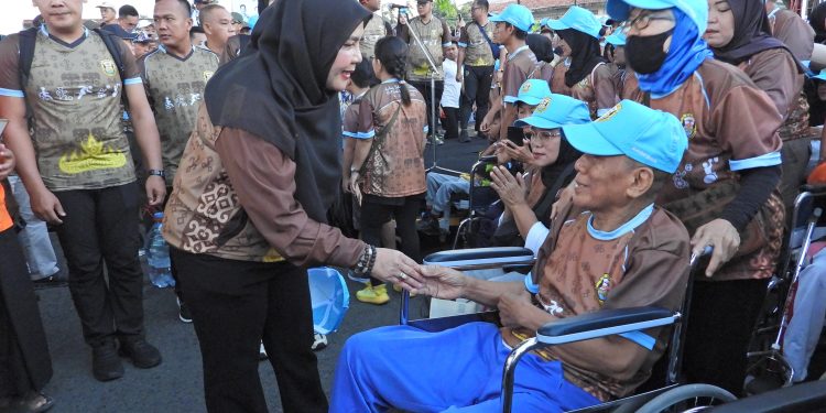 Dalam Rangka HUT Kota Bandar Lampung Pemkot Gelar Acara Jalan Sehat dan Senam Disabilitas