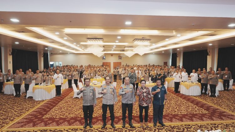 Wakapolda Sumsel buka pembekalan dan Latram Personel Polri & ASN Polda Sumsel T.A.2025 yang akan Purna Tugas