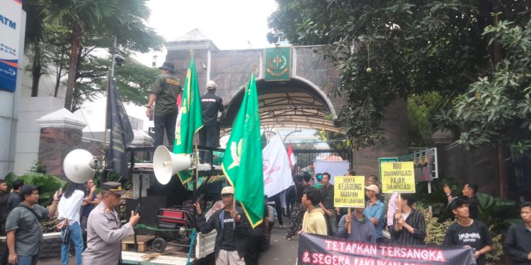 Aksi Serentak LSM Lampung di Kejagung dan KPK: Soroti Dugaan Korupsi dan Kejahatan Korporasi