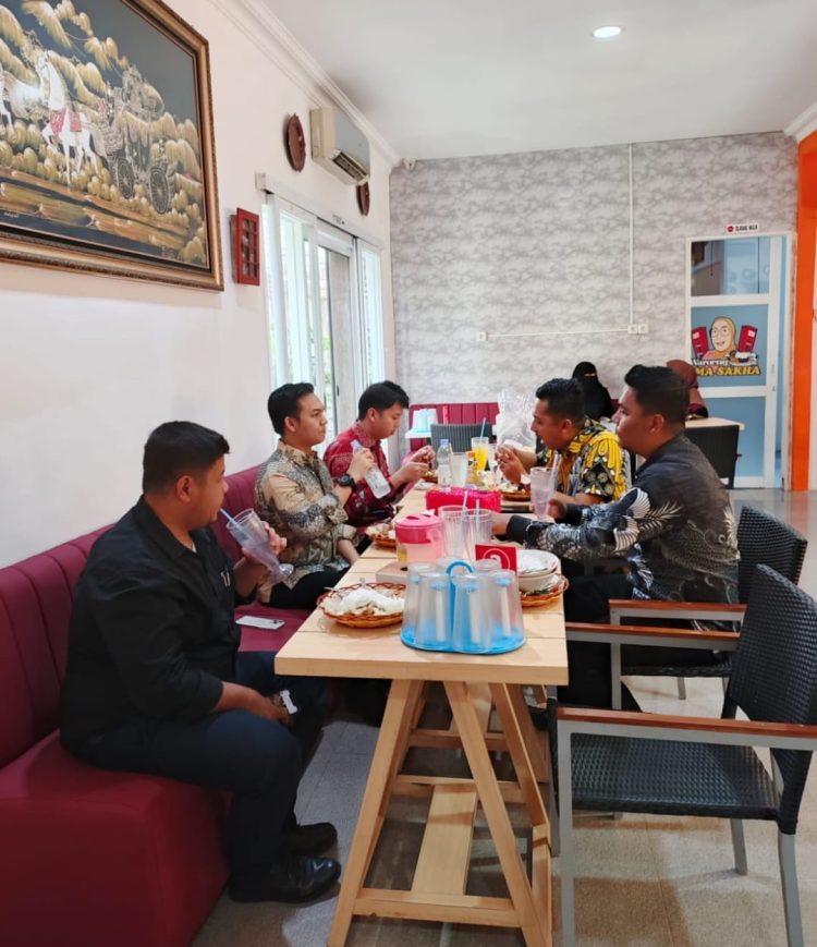 Warung OMA SAKHA Saat Ini Kembali Dibuka Dengan Tampilan Dan Menu Yang Berbeda