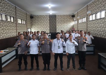 Ketua PN Kalianda Berikan Materi Sosialisasi KUHP Baru kepada Jajaran Polres Lampung Selatan