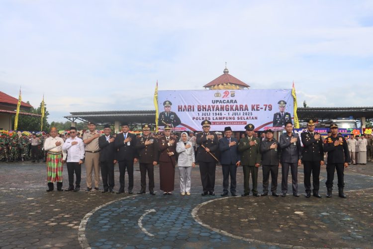 Polres Lampung Selatan Peringati Hari Bhayangkara ke-79, Puluhan Tokoh dan Personel Terima Penghargaan