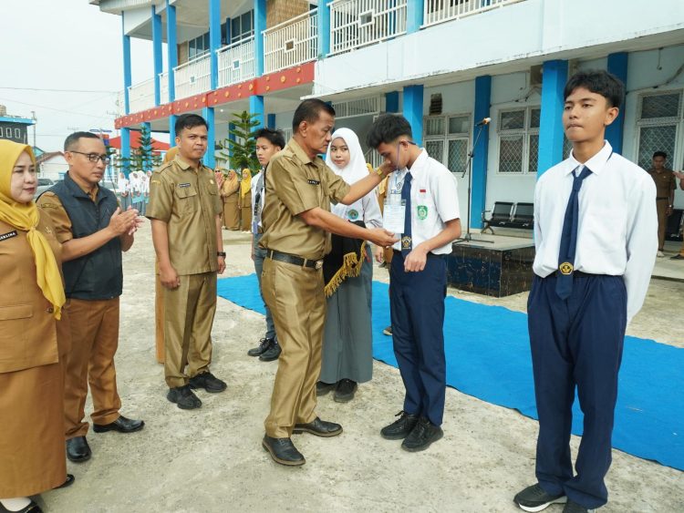 Siswa-siswi SMK Negeri 8 Kota Palembang Sambut MPLS Dengan Antusias 