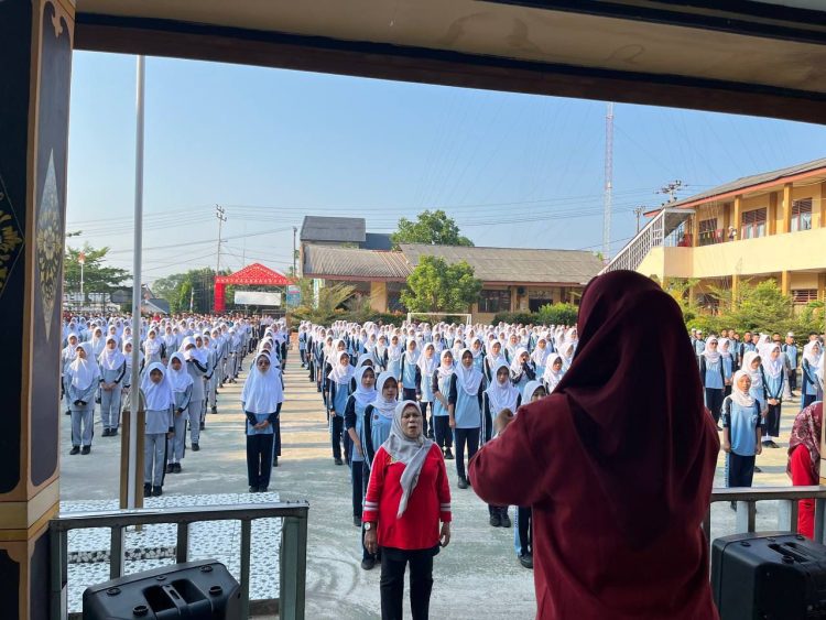 SMP Negeri 19 Kota Palembang Laksanakan Hari Anak Nasional Dengan “Senam Bersama”