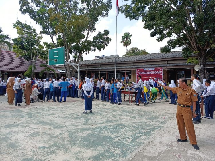 Pada HUT RI Ke-80 SMP Negeri 17 Kota Palembang Adakan Lomba Untuk Anak Siswa-siswi