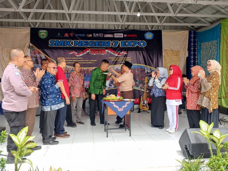 SMK Negeri 7 Palembang Gelar Pembukaan Expo 2025 
