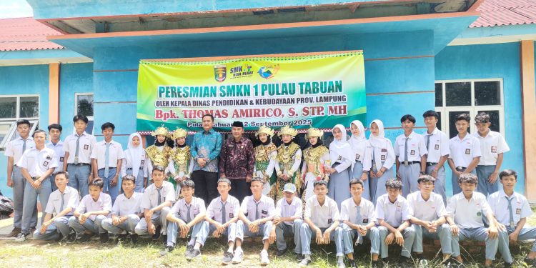 Komitmen Gubernur pada Pemerataan Pendidikan, Disdikbud Resmikan SMKN Pulau Tabuan