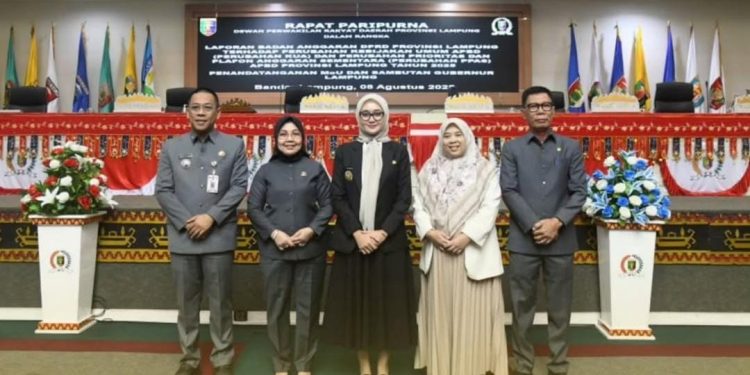 Rapat Paripurna DPRD Provinsi Lampung