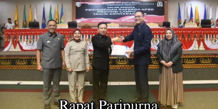 Rapat Paripurna DPRD Provinsi Lampung Dalam Rangka Penyampaian RAPERDA