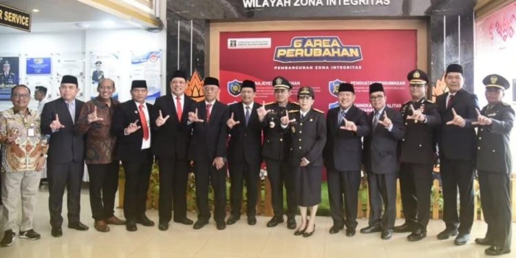 Anggota DPRD Komisi I Hadiri Hut Kementerian Hukum RI