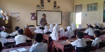 Polisi Humanis, Satlantas Polres Lampung Selatan Sapa Pelajar hingga Tukang Ojek di Kalianda