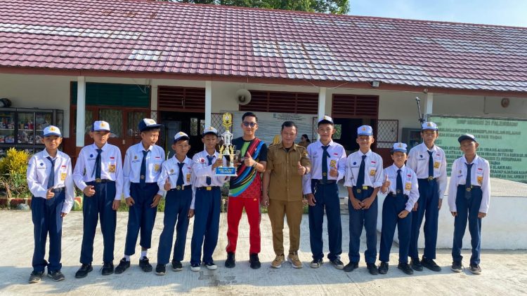 SMPN 21 Palembang, Ucapkan Hari Guru Sedunia Dan Menerima MBG Untuk Siswa