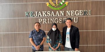 Penyidik Kejari Pringsewu Kembali Terima Titipan Pengembalian Kerugian Keuangan Negara Dugaan Korupsi Bimtek Aparatur Desa Tahun 2024 — Total Titipan Kini Setara dengan Nilai Kerugian Negara