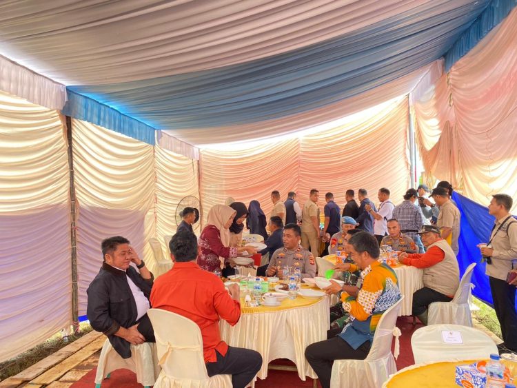 Polsek Pulau Rimau Laksanakan Pengamanan Kunker Gubernur dan Bupati di Peresmian Duplikat Jembatan Tanah Kering