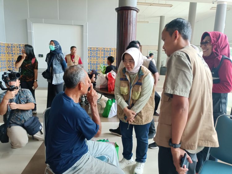 Bakti Sosial Operasi Katarak: Kolaborasi Kemensos RI, AMCF, RSUP Mohammad Hoesin, dan Perdami Sumatera Selatan dalam Rangka Bulan Bhakti Karang Taruna 2025