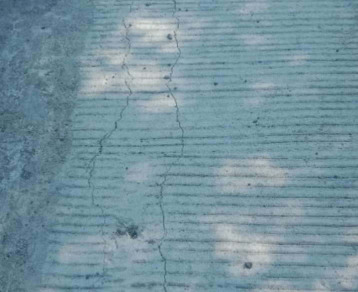 Pembangunan Pengecoran Bahu Jalan Ruas Bumi Daya Bumi Restu Trimo Mukti Terlihat Mulai Retak