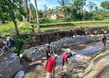 Proyek 2,2 Miliar untuk Tembok Cepat Lapuk: Skandal Proyek Tanggamus, Dibiayai Rakyat, Diamankan Preman