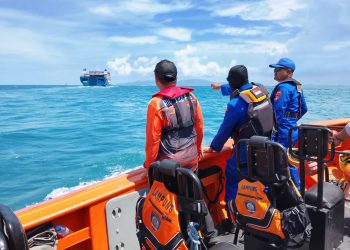 Penumpang Lompat ke Laut dari KMP Dorothy, Petugas Gelar Pencarian di Perairan Sangiang