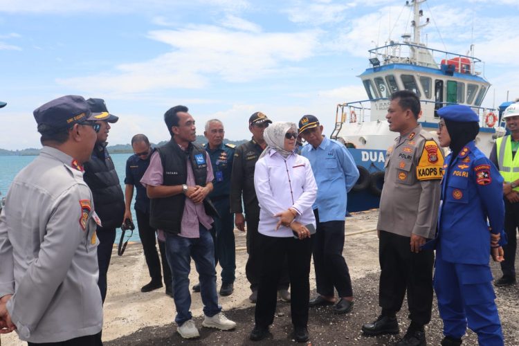 Kompolnas Pantau Pengamanan Nataru di Bakauheni, Polisi dan Stakeholder Siap Layani Masyarakat
