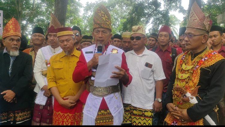 Masyarakat Adat way lima tuntut agar PTPN  way lima kembalikan tanah adat