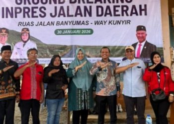 Bupati Pringsewu Gelar Ground Breaking Inpres Ruas Jalan Banyumas-Way Kunyir