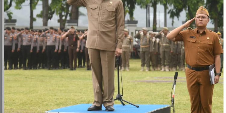 Wakil Ketua Komisi I DPRD Provinsi Lampung, Ade Utami Ibnu, S.E., Memimpin Secara Langsung Upacara Bersama Forum Komunikasi Pimpinan Daerah (Forkopimda)