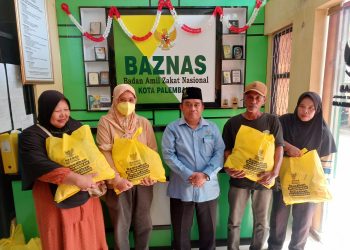 BAZNAS Palembang Salurkan Paket Sembako, Kgs. M. Ridwan Nawawi: Menyenangkan Orang Lain adalah Amalan Paling Dicintai