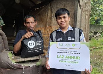 Bantu Warga Dhuafa, LAZ Annur Indonesia Power dan IZI Sumsel Bagikan Paket Ramadan di Kampung Pemulung
