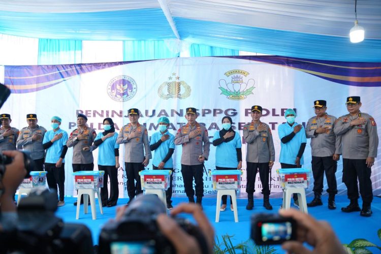 Kapolri Tinjau Layanan Gizi Polri di Palembang, Relawan Dapat Apresiasi
