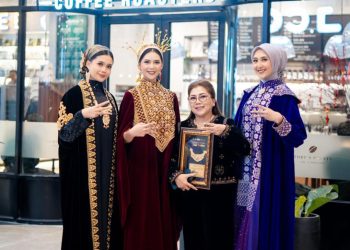 Raya Fashion “Blessing of Ramadhan” Kriya Sriwijaya: Panggung Modest Wear Sumsel, Icha Key Gaungkan Wastra Lokal ke Kancah Global