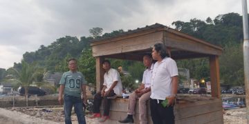 Aset Negara Tenggelam di Dermaga Ketapang, Warga Menunggu Kepastian & Tanggung Jawab