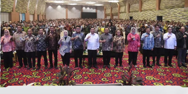 Ketua DPRD Provinsi Lampung, A. Giri Akbar, SE., MBA., menghadiri Rapat Konsolidasi (Rakor) penguatan Program Makan Bergizi Gratis (MBG) bersama Kepala Satuan Pelaksana (Kasatpel)