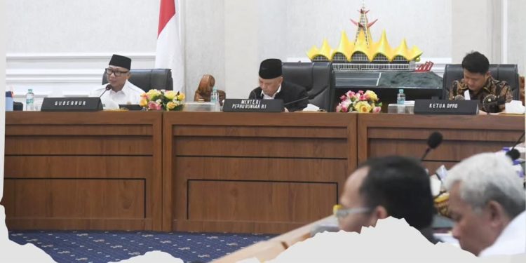 Ketua DPRD Provinsi Lampung A. Giri Akbar, S.E., M.B.A., bersama Gubernur Lampung Rahmat Mirzani Djausal, S.T., M.T., Ikuti Rapat Koordinasi Kesiapan Angkutan Lebaran Tahun 2026