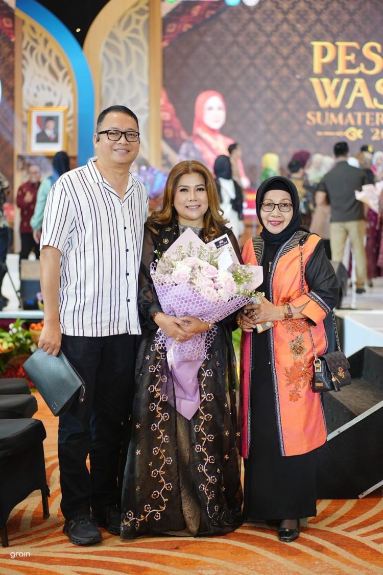 Icha Key Dorong Wastra Sumsel Di Ajang Fashion Dekranasda Sumsel 2026