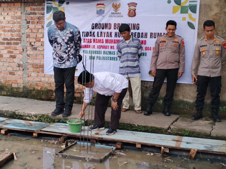 Rumah Setengah Sujud” Kini Tegak Lagi: Kolaborasi Hangat BAZNAS dan Polrestabes Palembang untuk Pak Yuliono