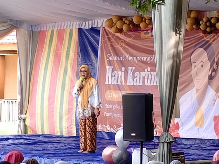 Habis Gelap Terbitlah Terang: Pesan Mendalam Kepsek SMPN 19 Palembang, Ingin Siswa Maknai Emansipasi Tanpa Lupa Kodrat